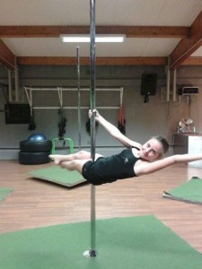 cours-pole-dance-enfant-lyon