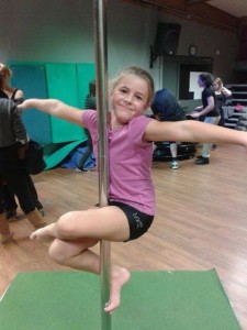 cours-pole-dance-enfant-lyon2